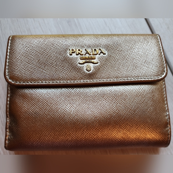 Used‎ Prada gold wallet with COA - Picture 1 of 16